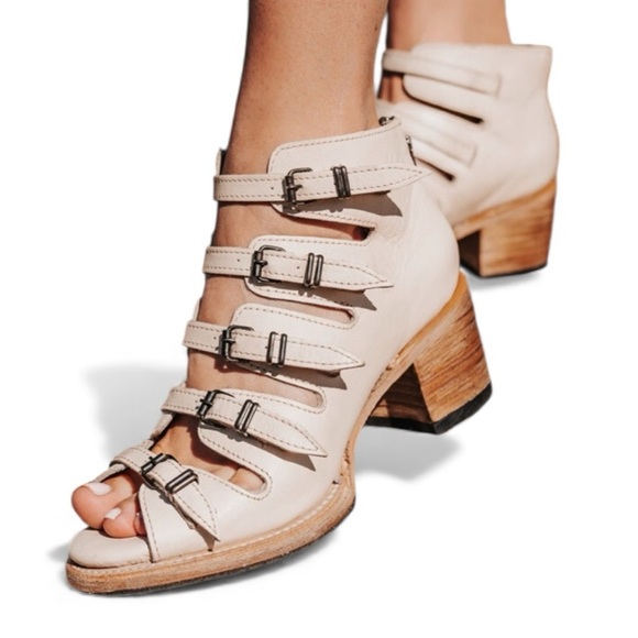 freebird Shoes - Freebird Quinn Open Toe Strappy Buckles Cream Sandal Booties Size 6